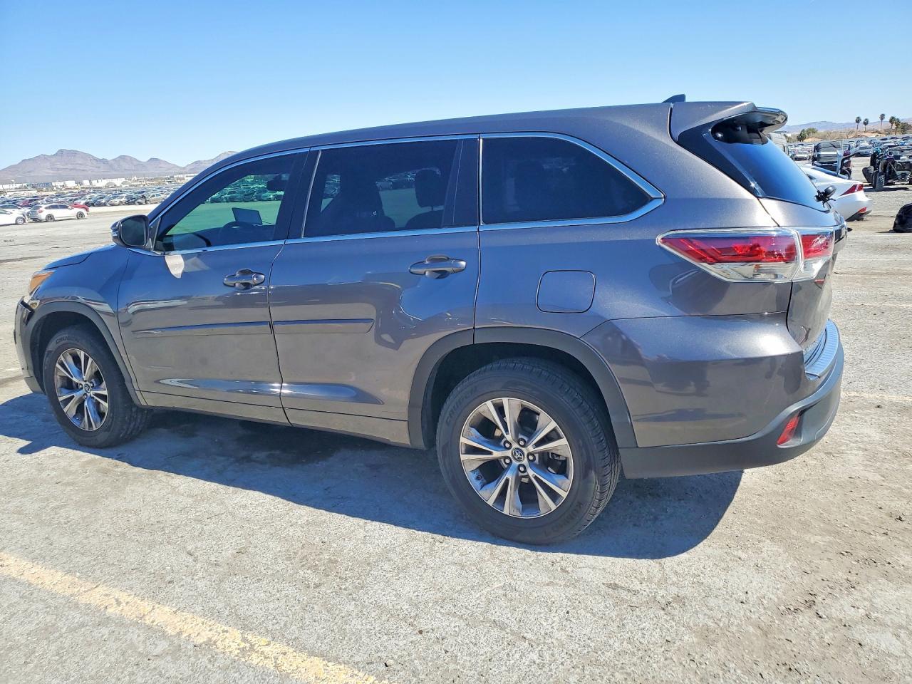 2016 TOYOTA HIGHLANDER