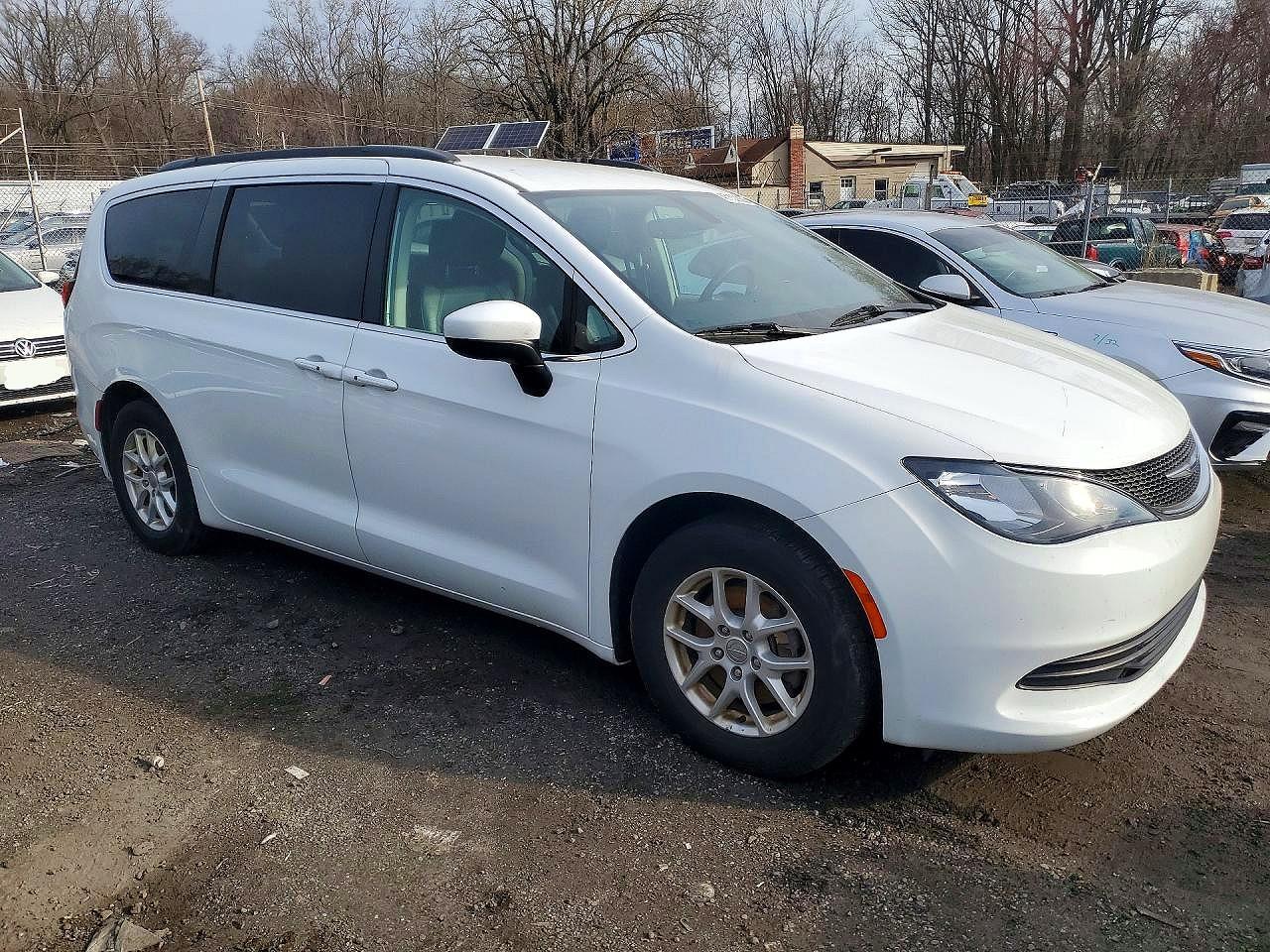2020 CHRYSLER Voyager