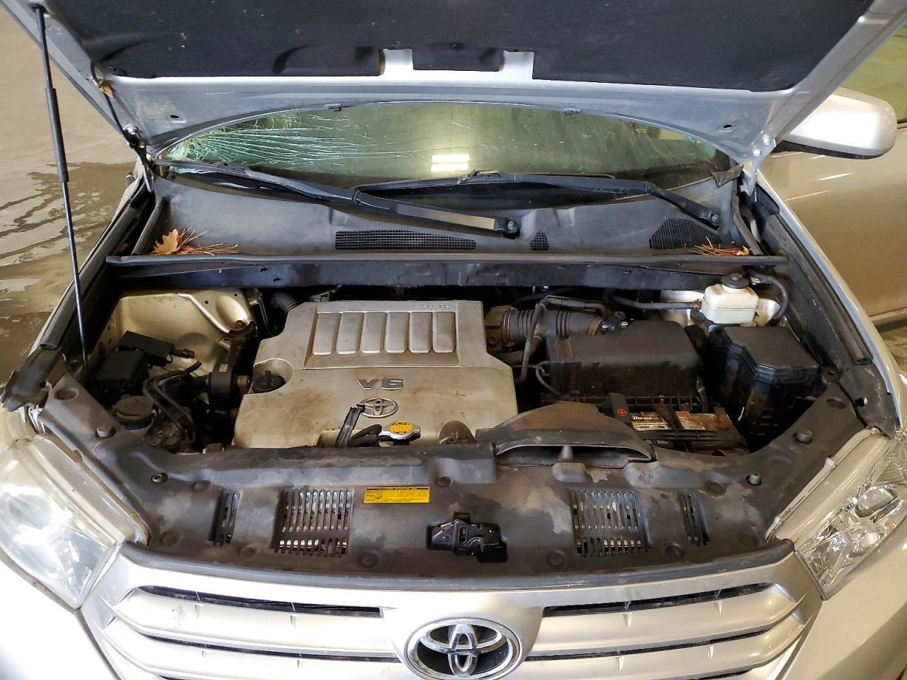2011 TOYOTA HIGHLANDER
