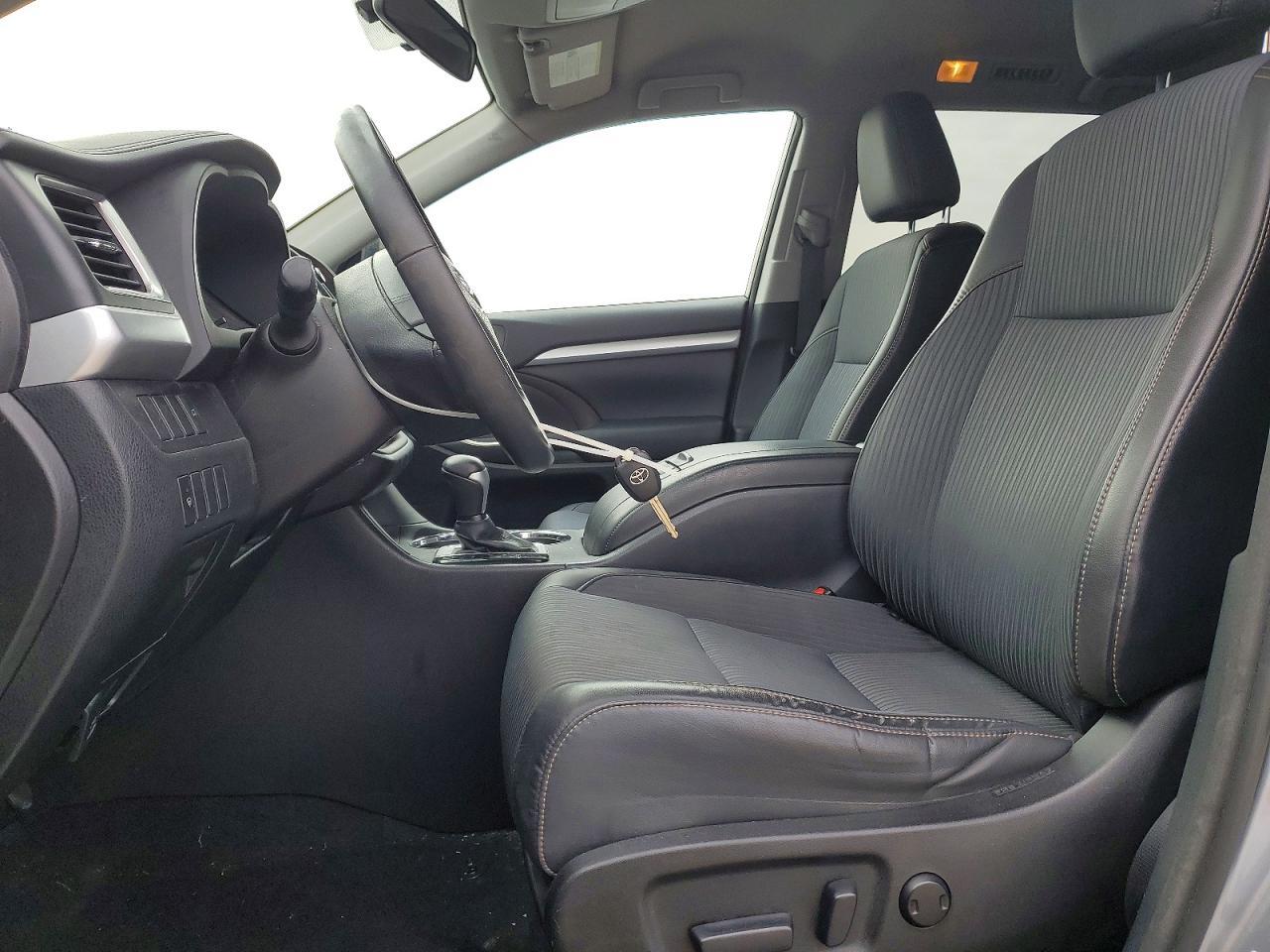 2016 TOYOTA HIGHLANDER