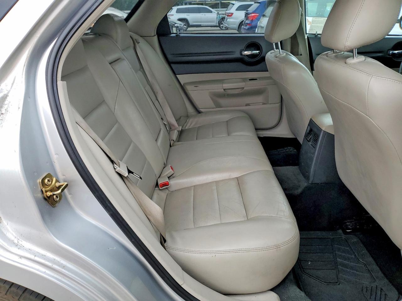 2005 DODGE MAGNUM