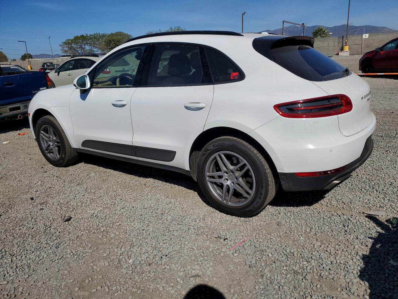 2017 PORSCHE Macan