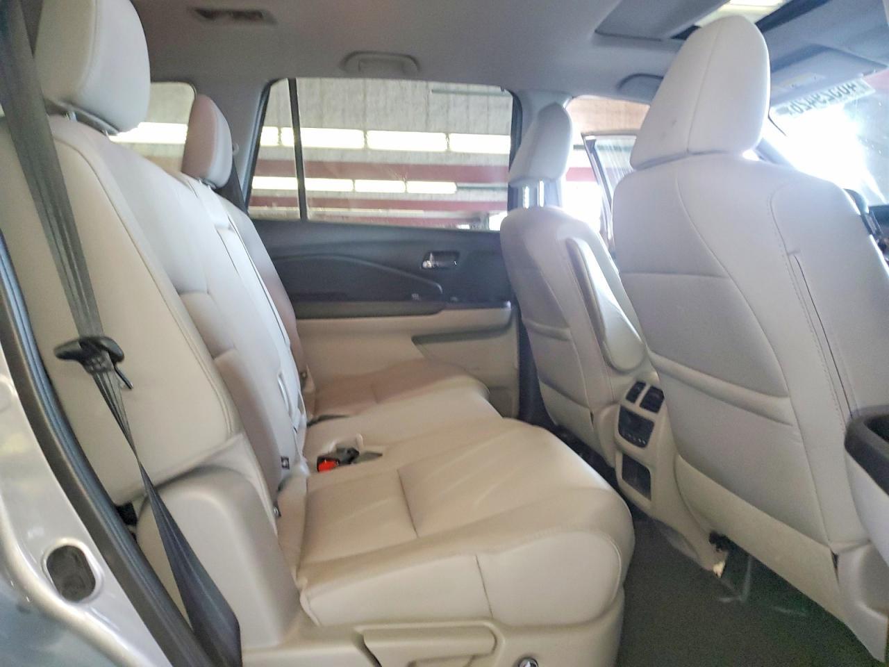 2017 HONDA PILOT