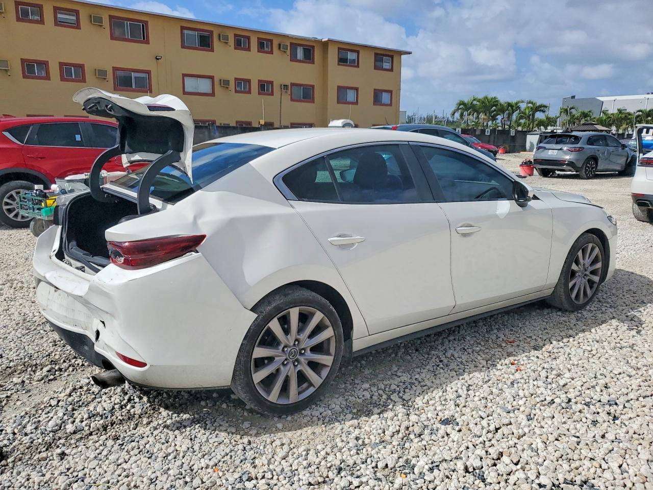 2020 MAZDA 3