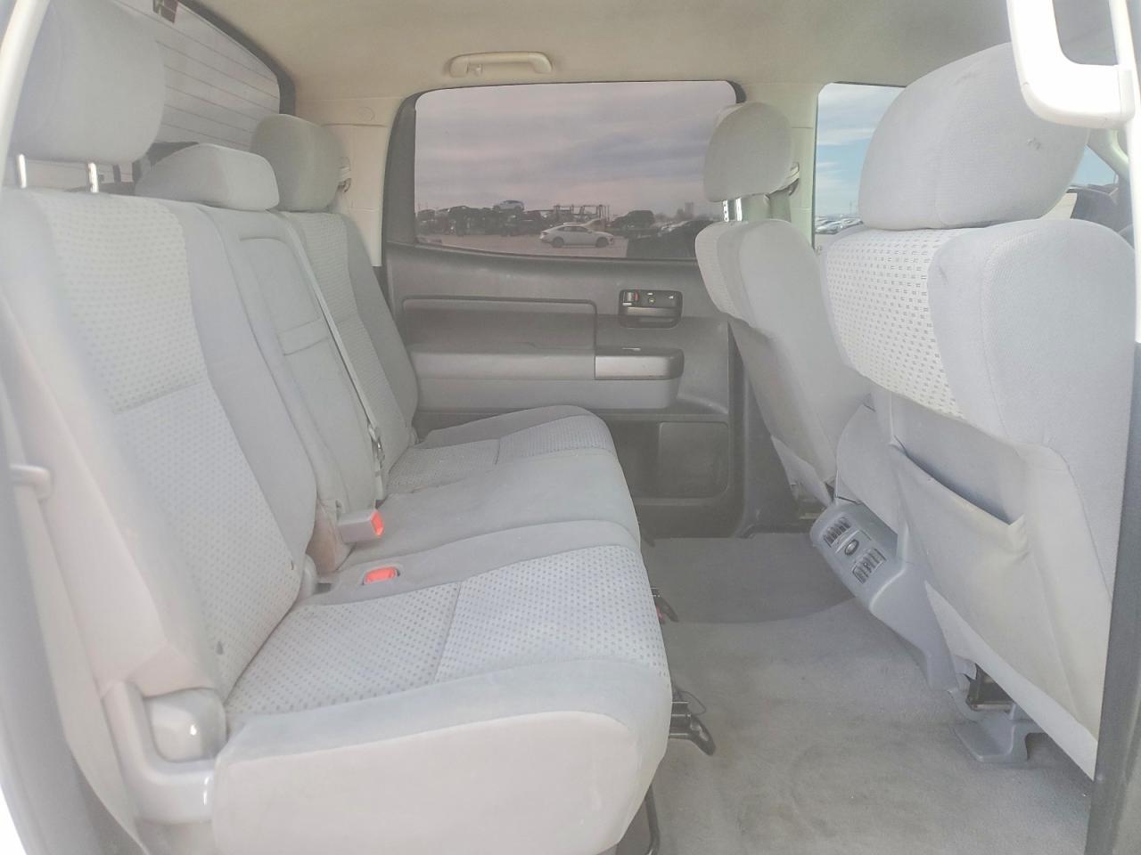 2011 TOYOTA TUNDRA