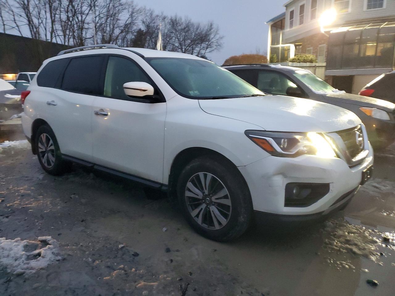2017 NISSAN PATHFINDER