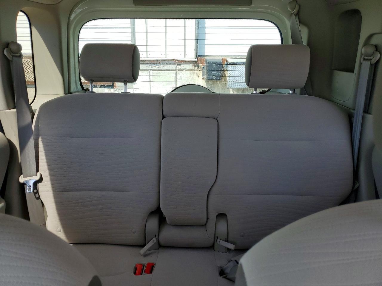 2010 NISSAN CUBE