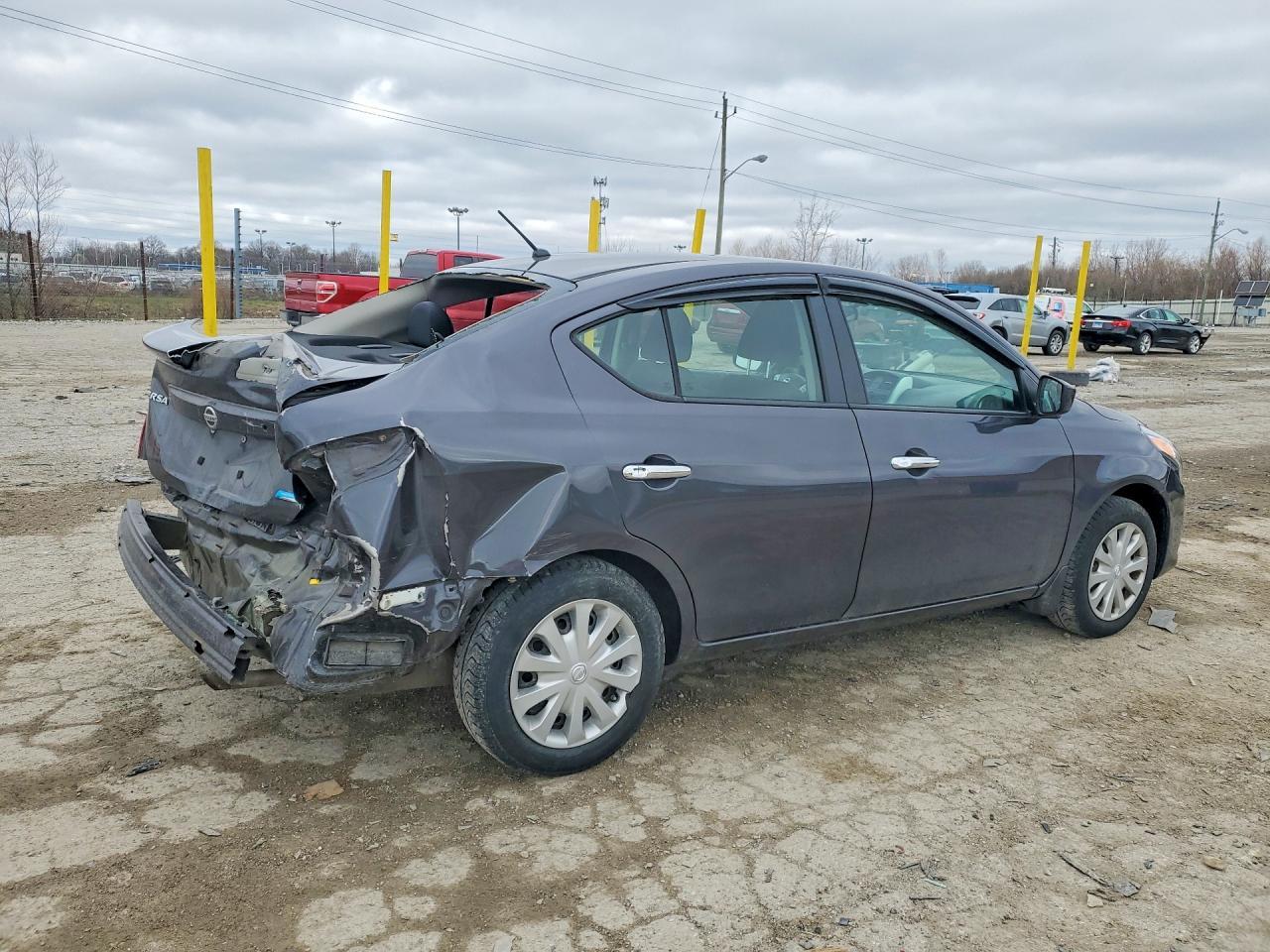2015 NISSAN VERSA