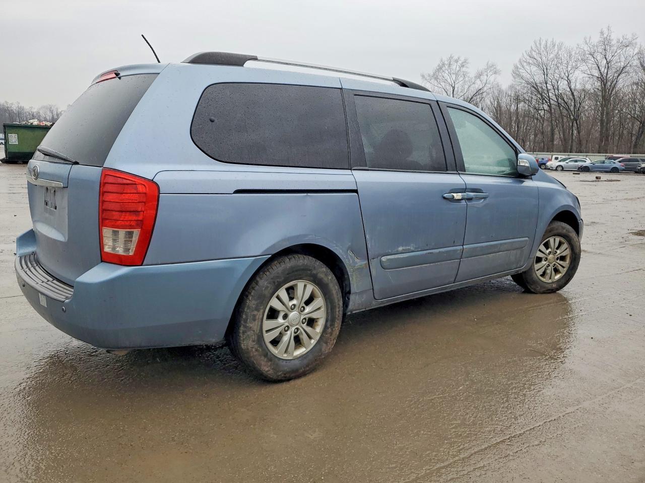 2011 KIA SEDONA