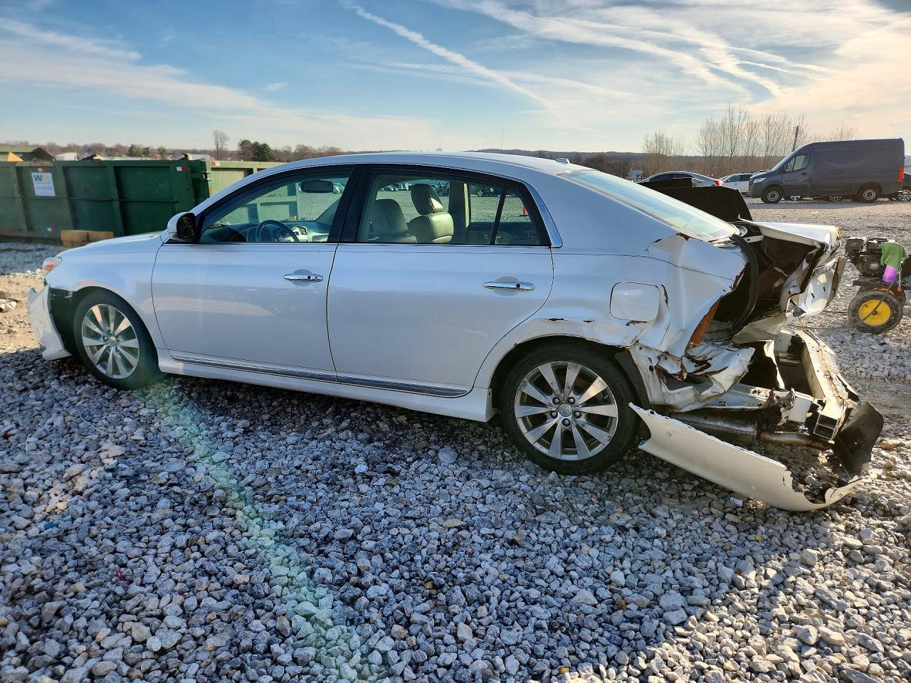 2011 TOYOTA Avalon