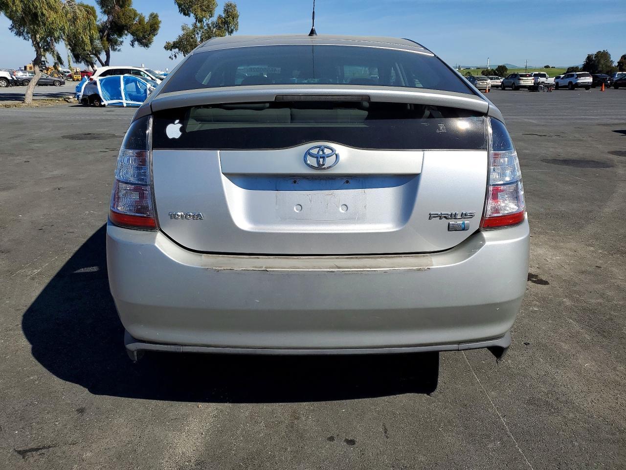 2004 TOYOTA PRIUS