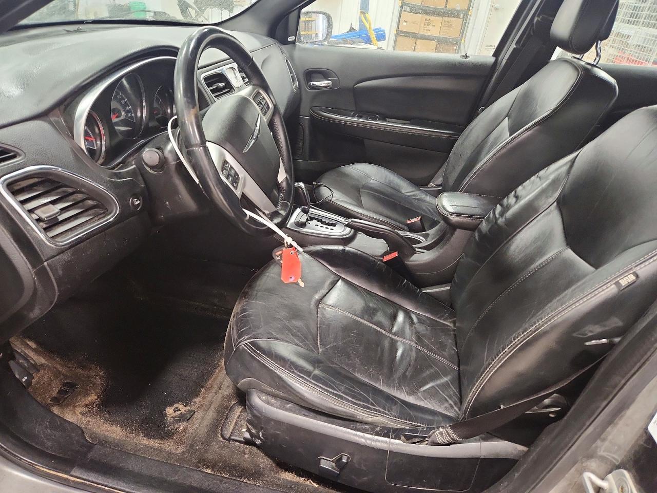 2013 CHRYSLER 200