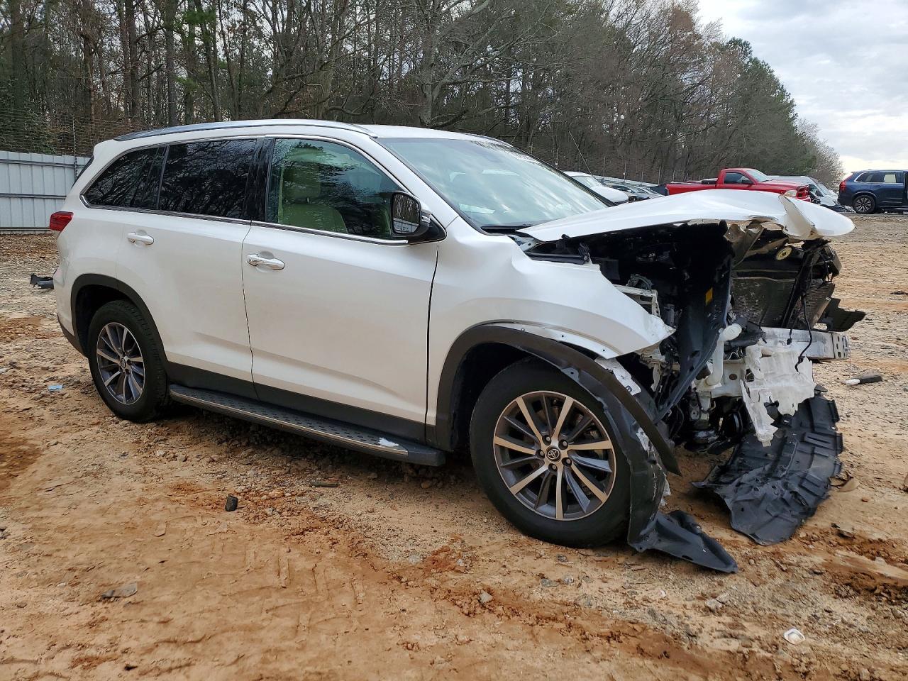 2019 TOYOTA HIGHLANDER