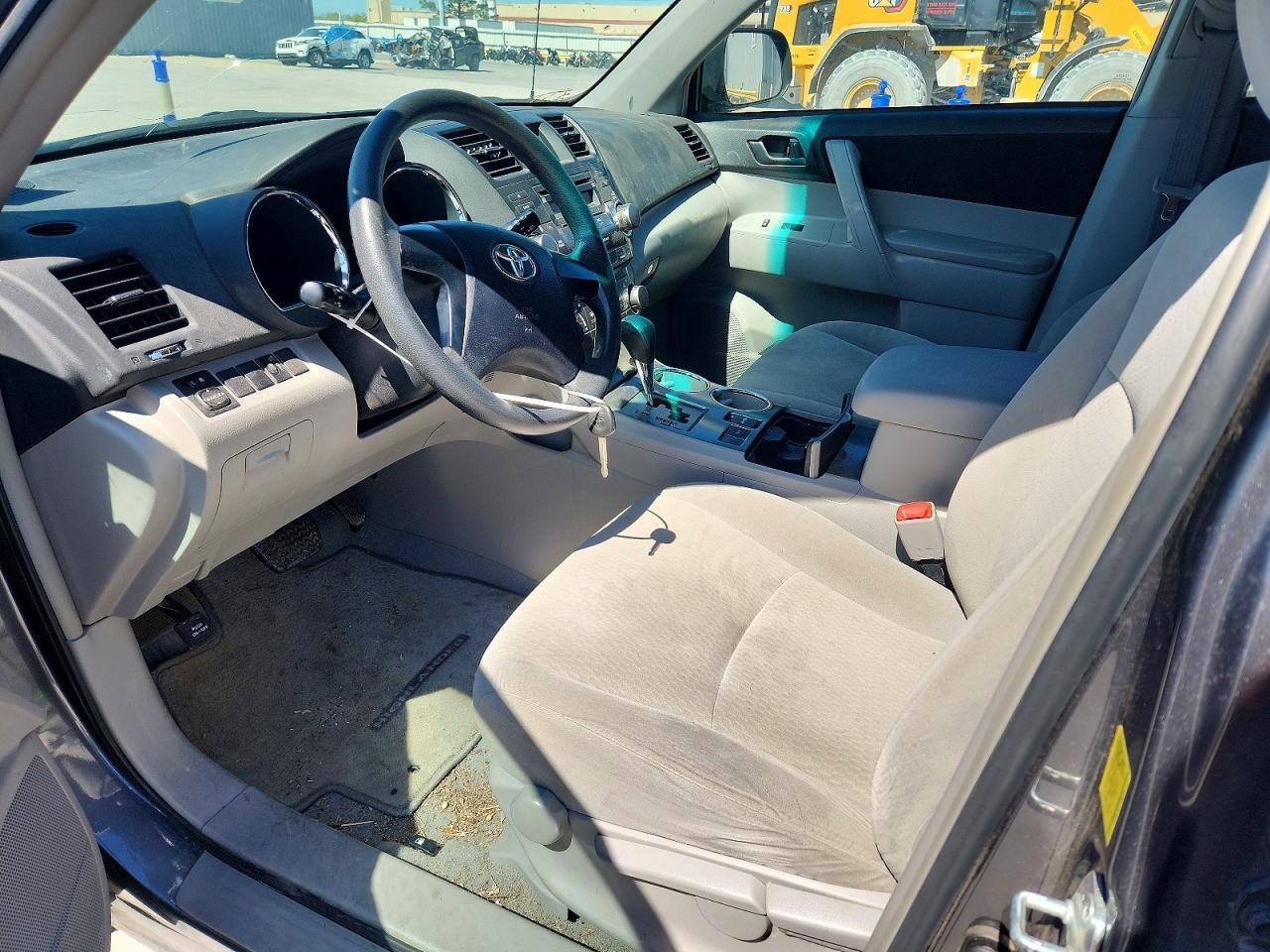 2010 TOYOTA HIGHLANDER