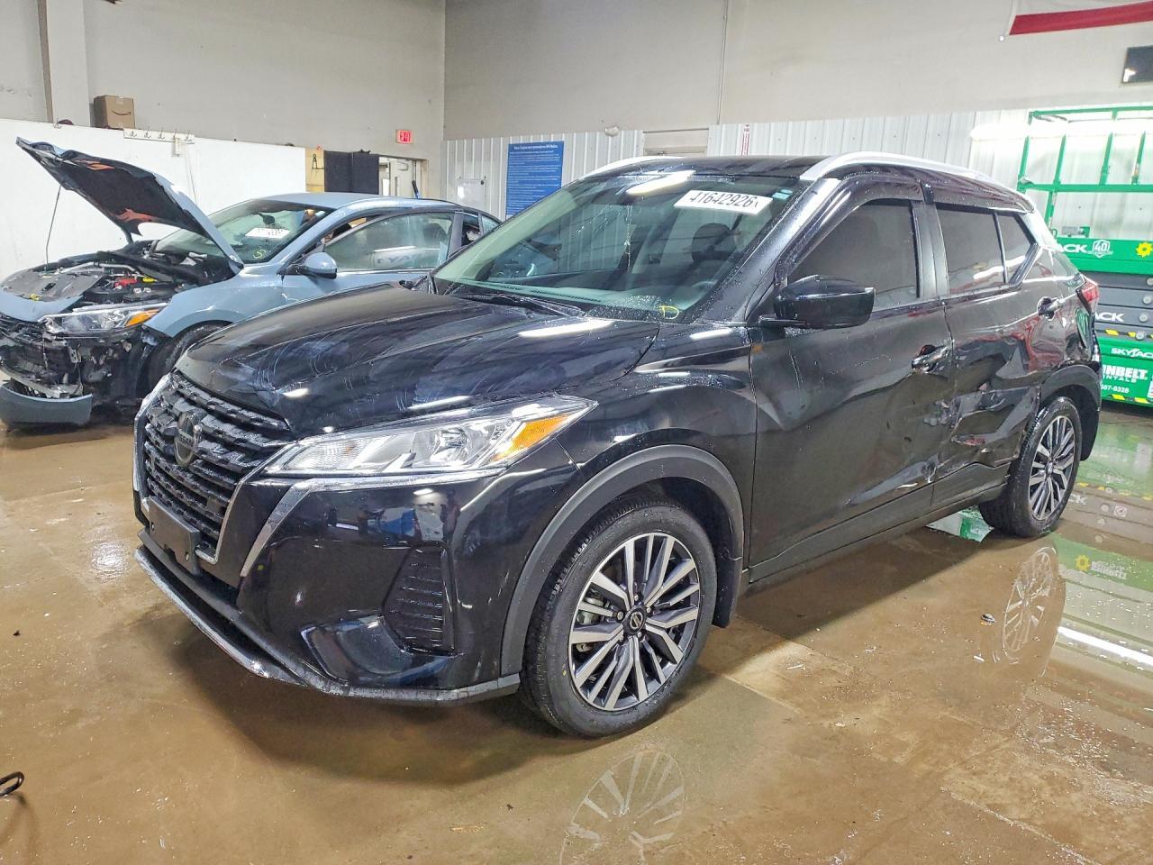 2021 NISSAN KICKS