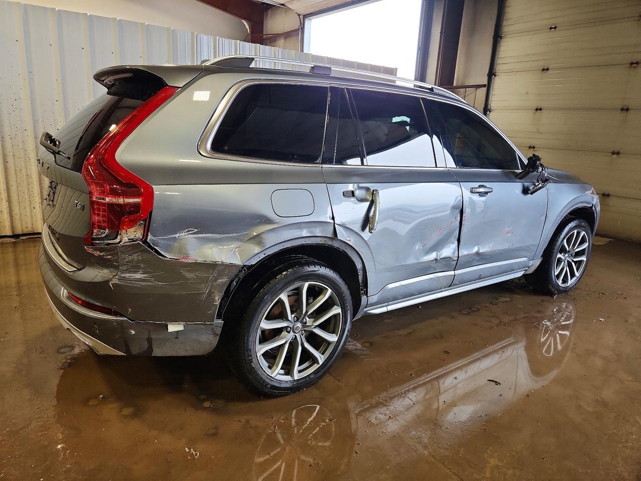 2017 VOLVO XC90