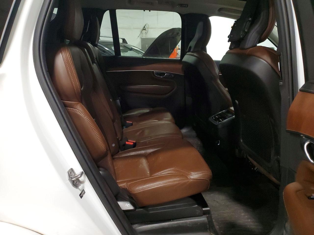 2019 VOLVO XC90