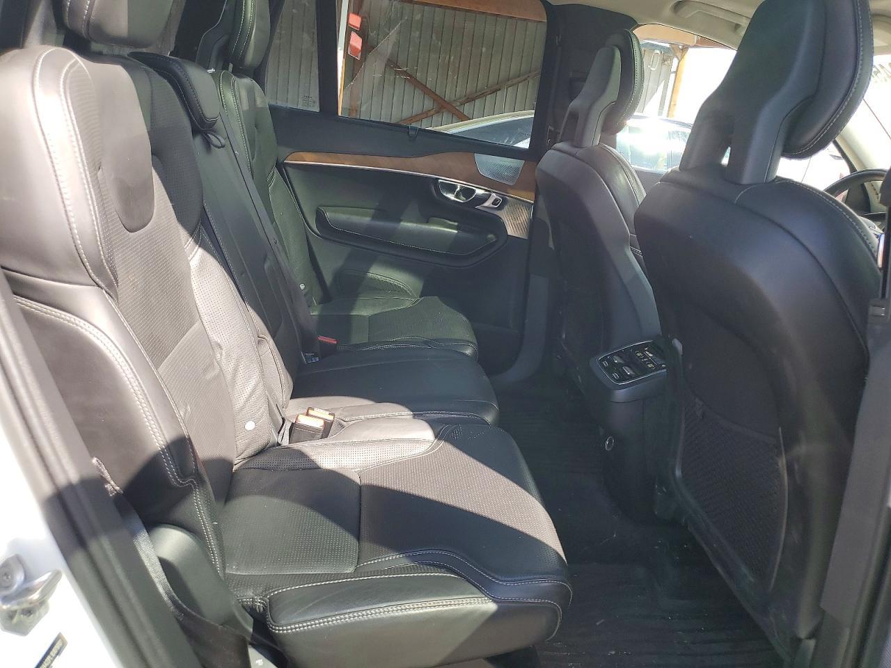 2016 VOLVO XC90