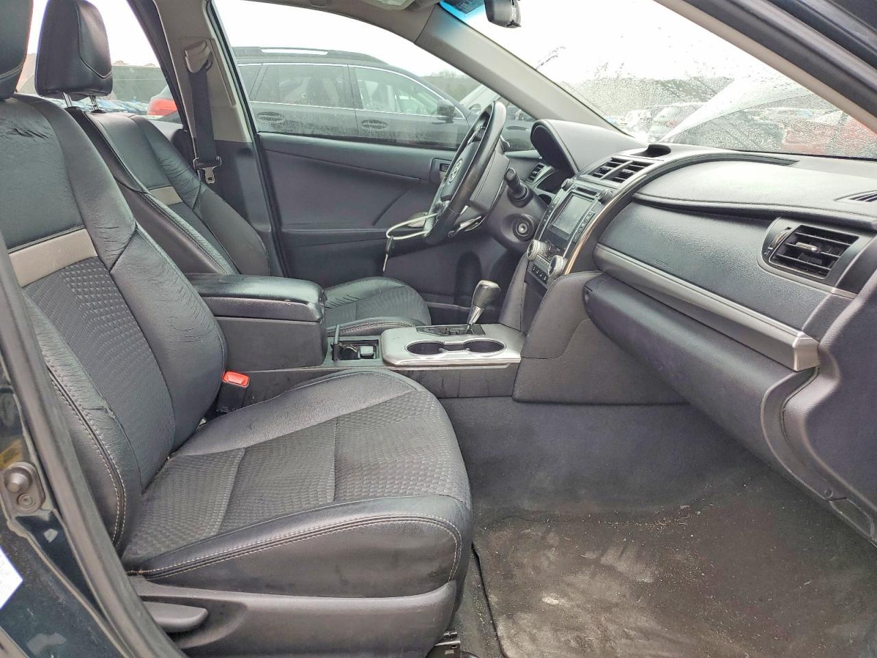 2014 TOYOTA CAMRY