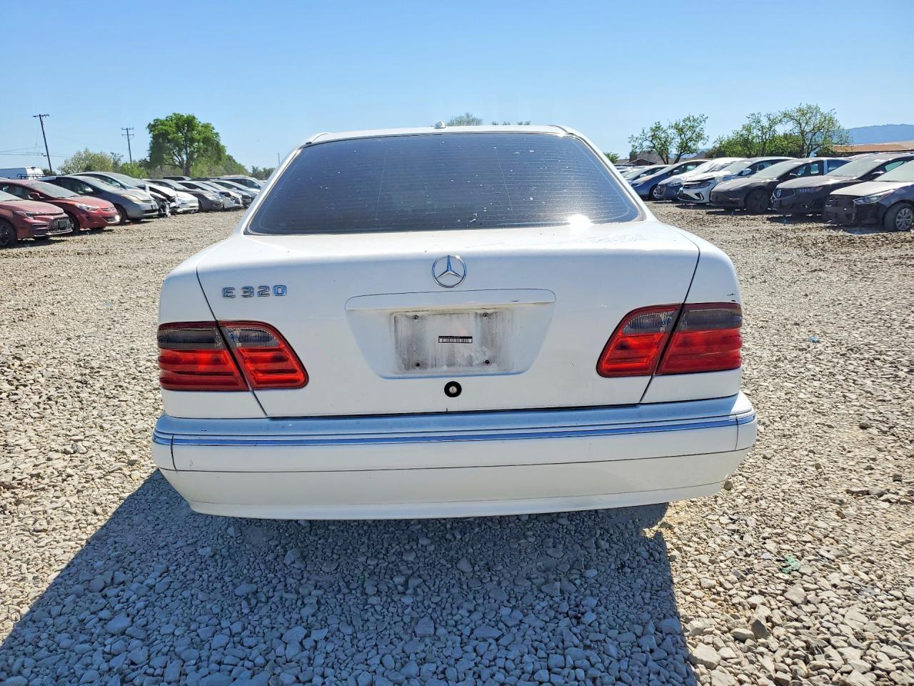 2000 MERCEDES-BENZ E-Class