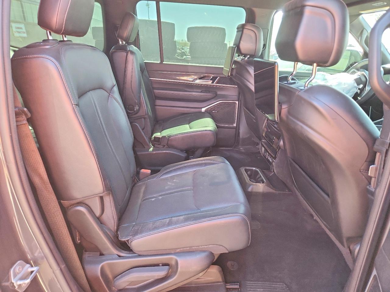2022 JEEP Wagoneer
