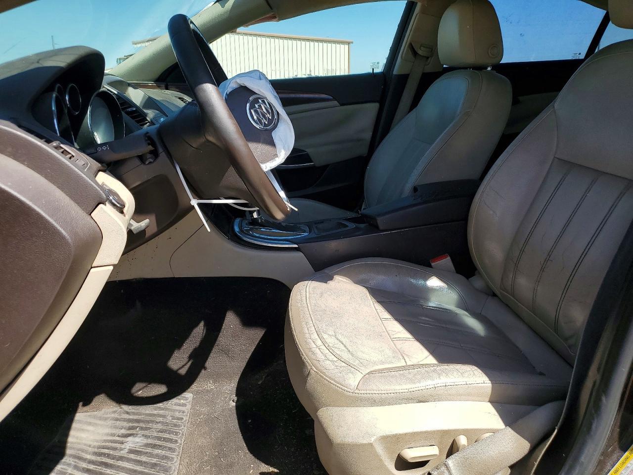 2011 BUICK Regal