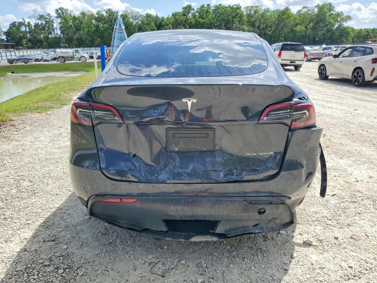 2024 TESLA MODEL Y
