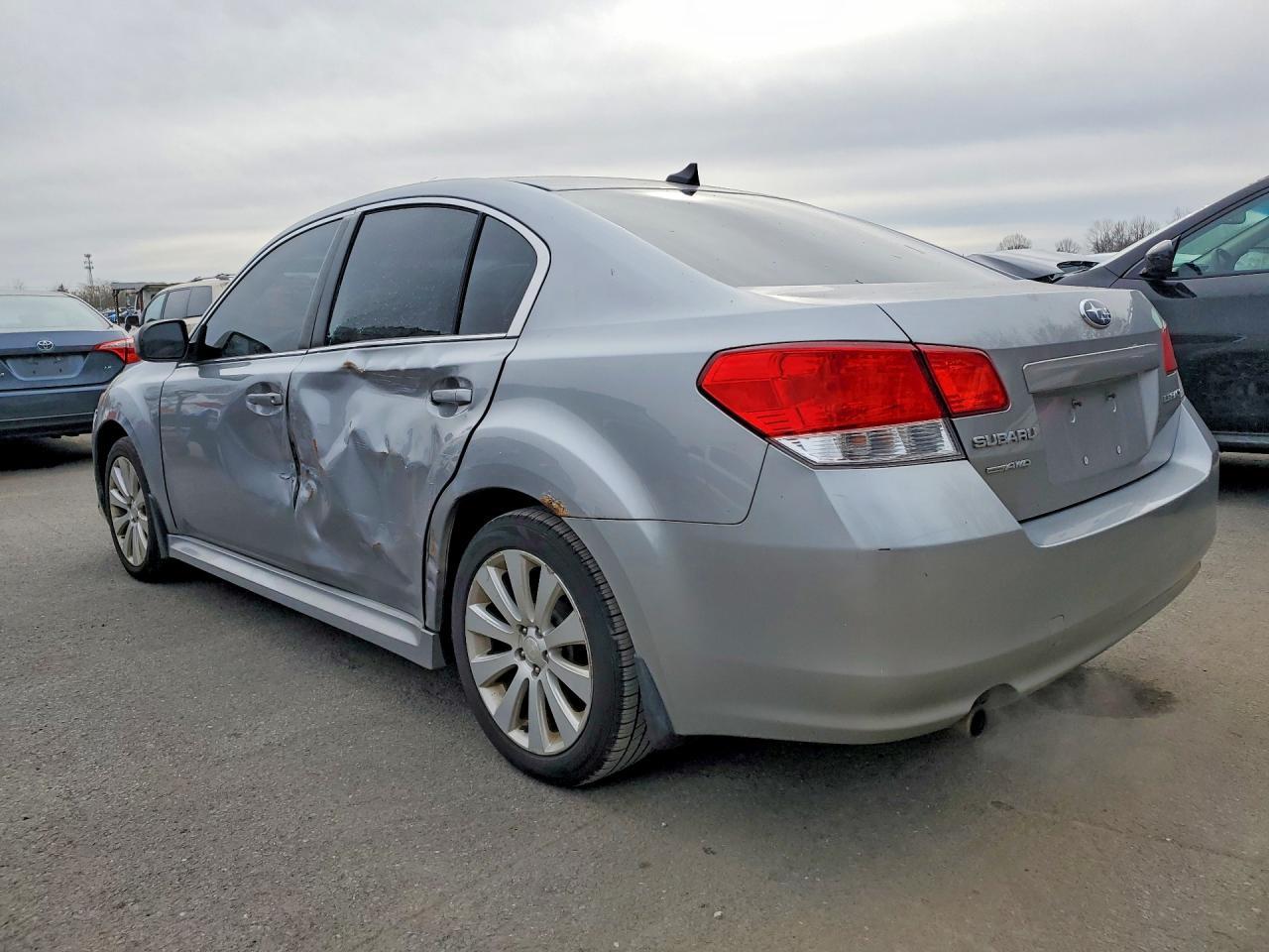 2011 SUBARU Legacy
