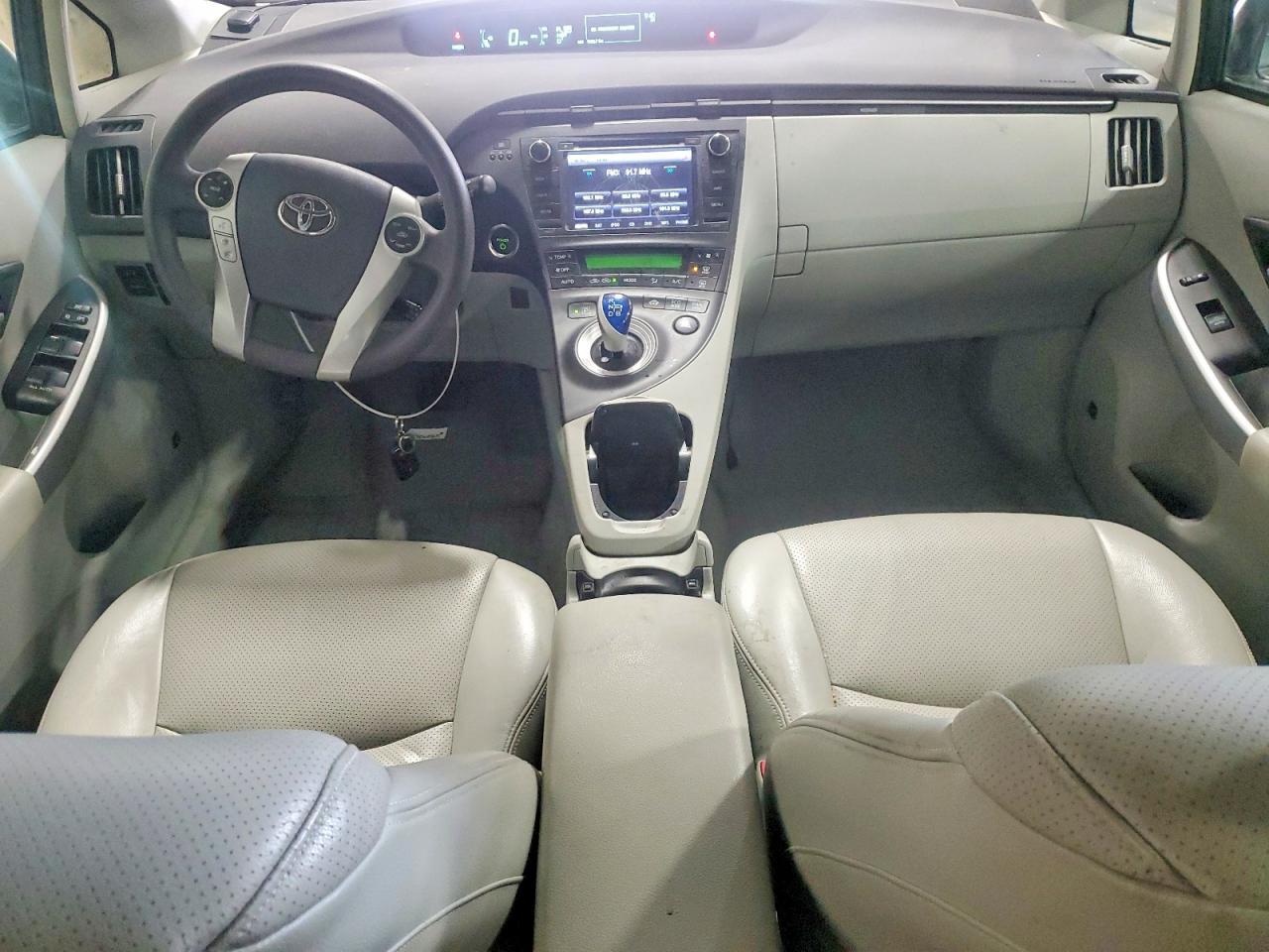 2011 TOYOTA PRIUS