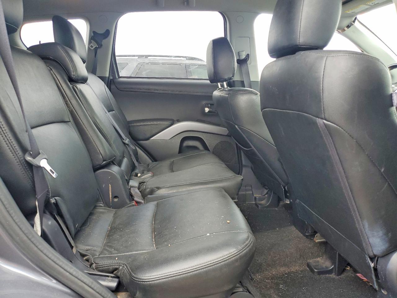 2011 MITSUBISHI outlander