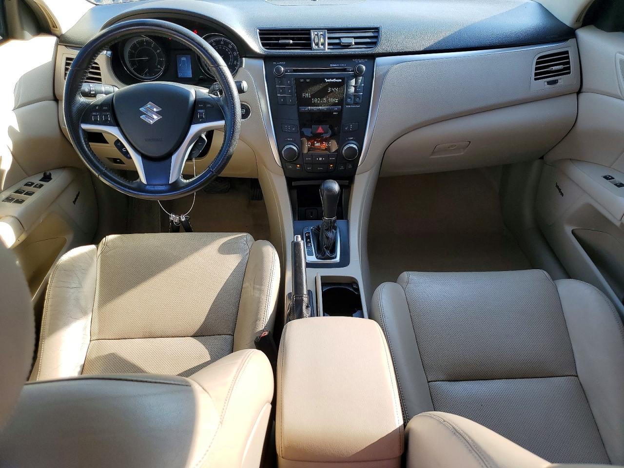 2011 SUZUKI Kizashi