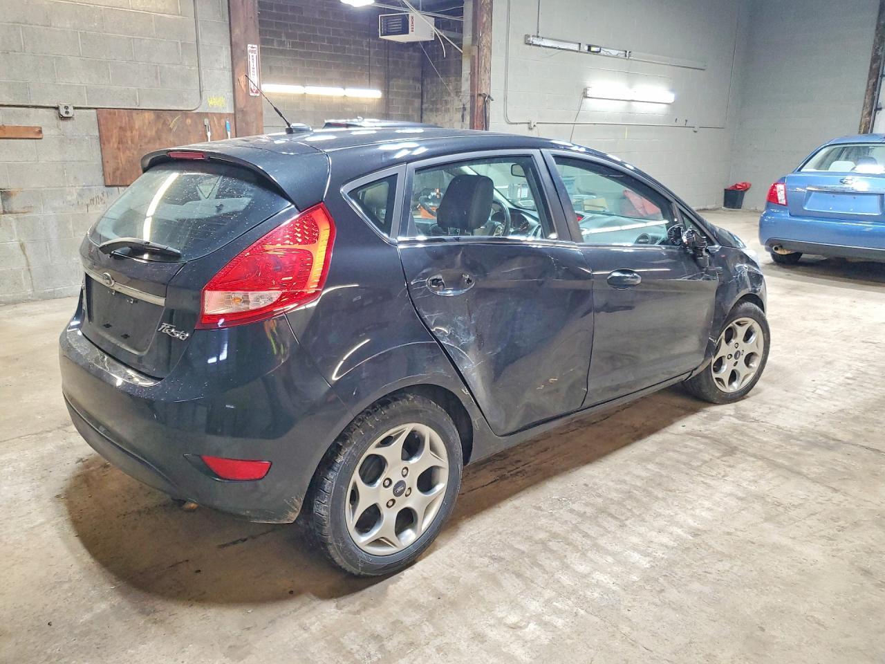 2011 FORD Fiesta