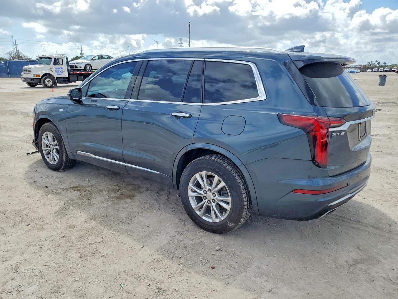 2021 CADILLAC XT6