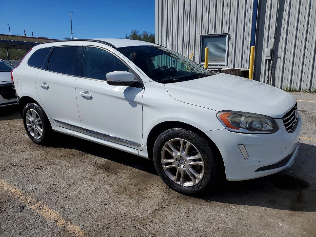 2016 VOLVO XC60