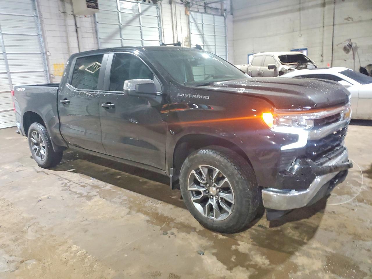 2025 CHEVROLET Silverado