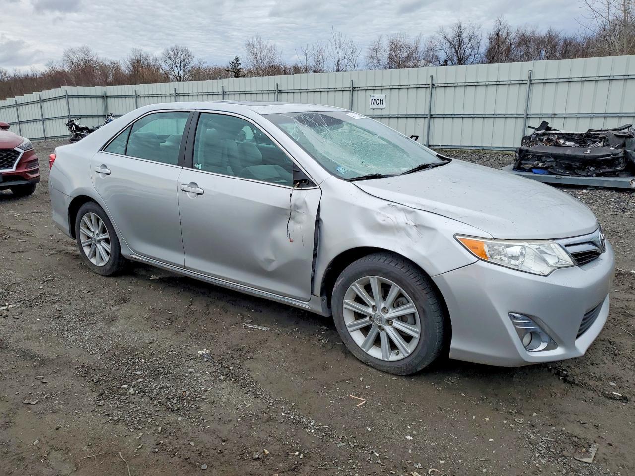 2014 TOYOTA CAMRY