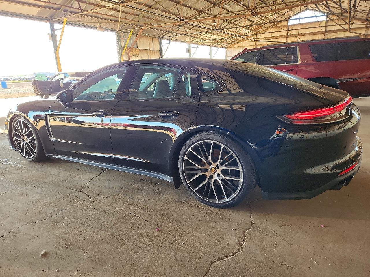 2023 PORSCHE Panamera