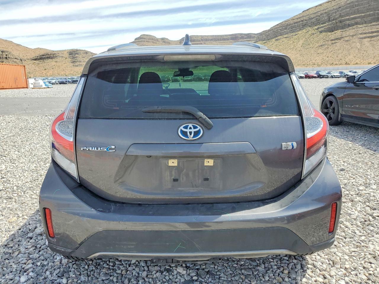 2018 TOYOTA Prius c