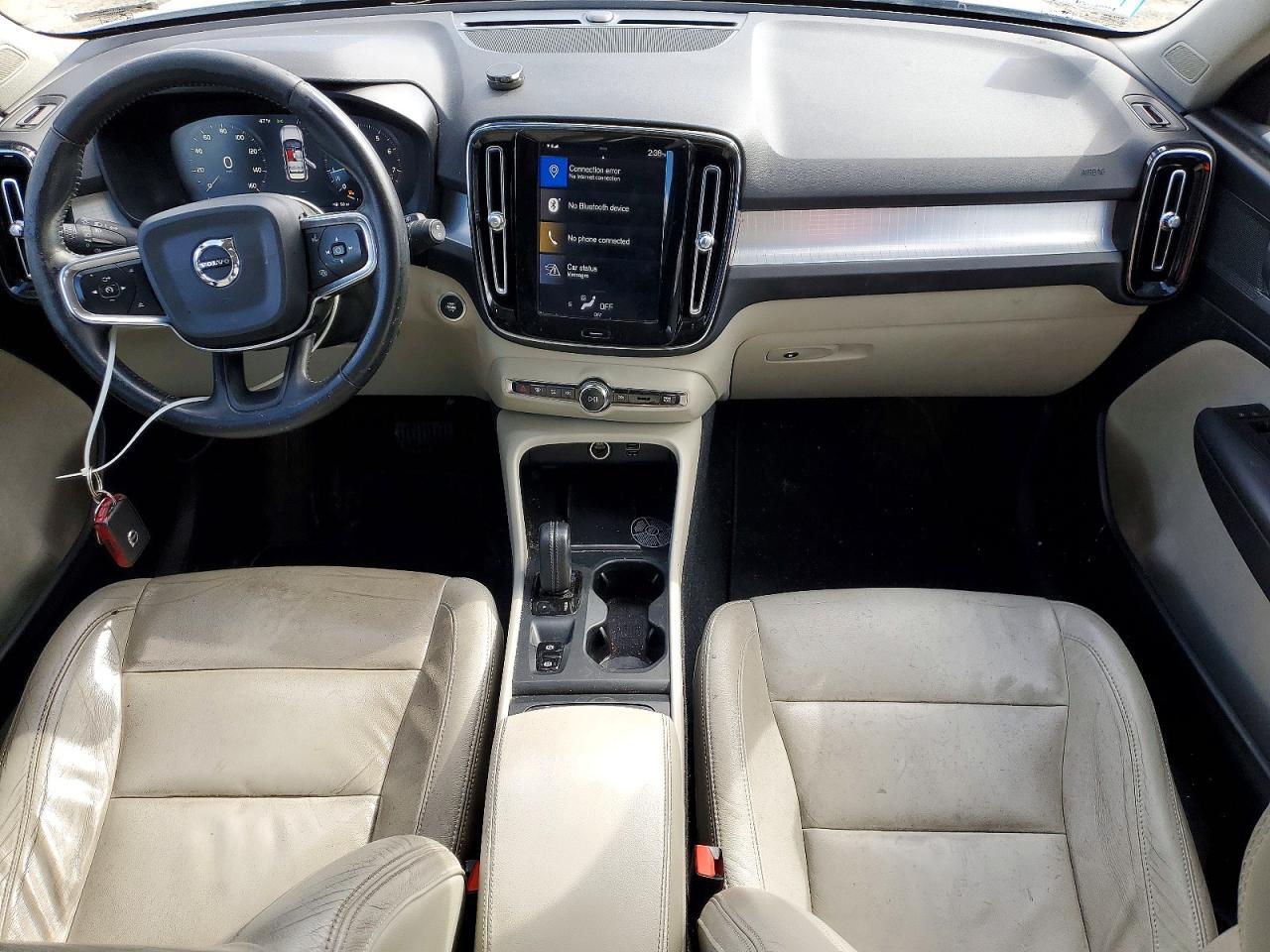 2020 VOLVO XC40