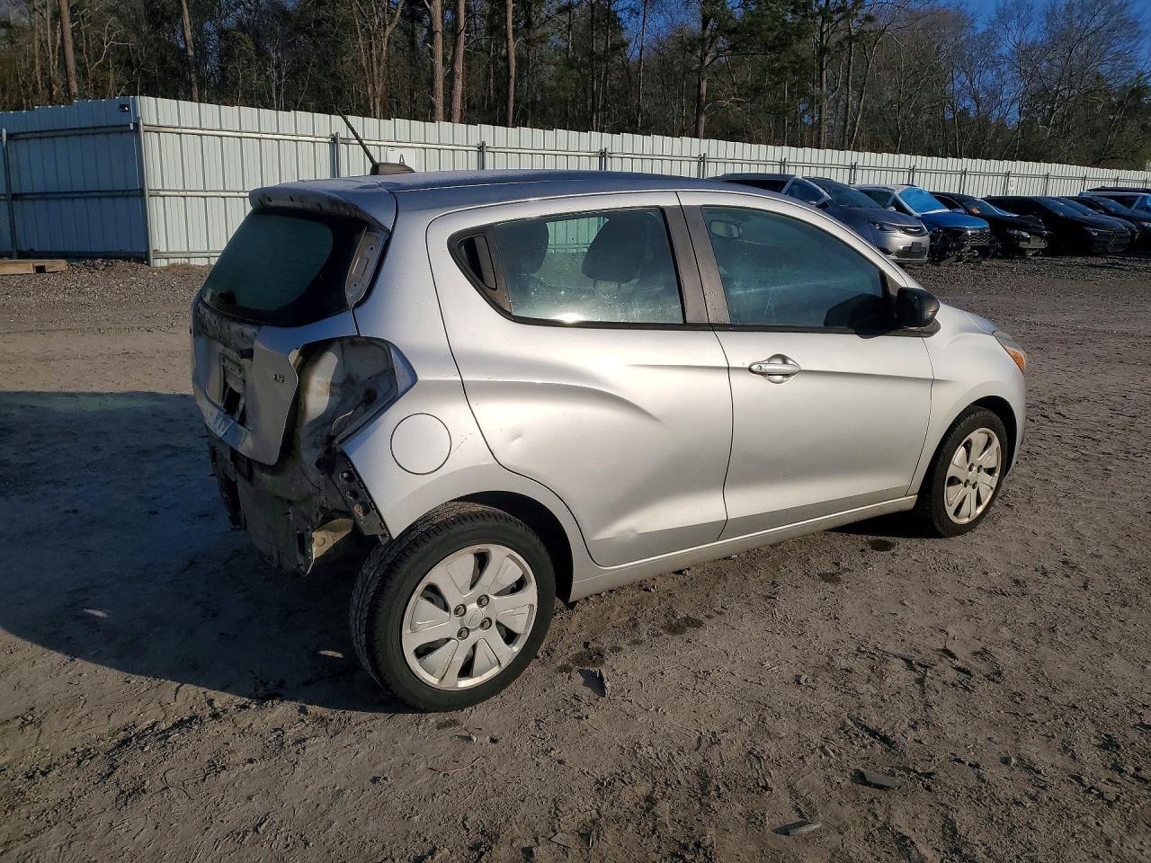 2016 CHEVROLET Spark