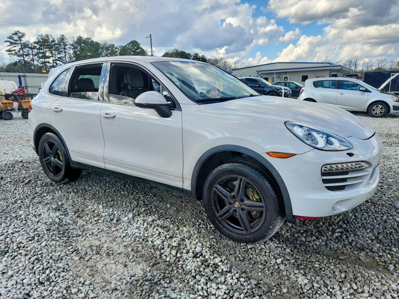 2014 PORSCHE CAYENNE