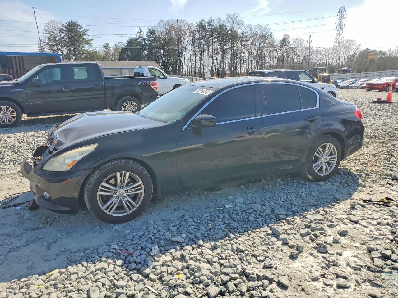 2013 INFINITI G37