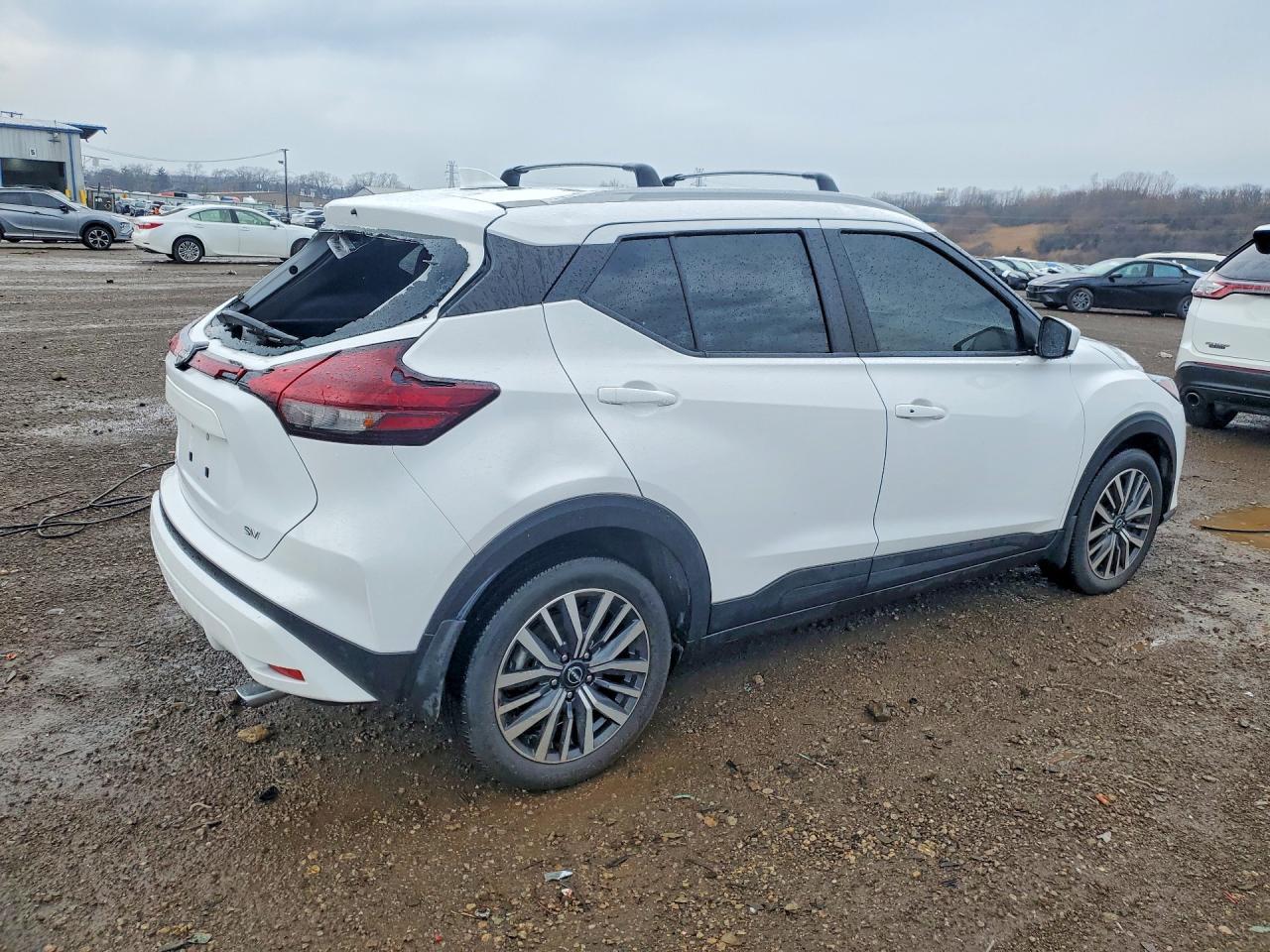 2023 NISSAN KICKS
