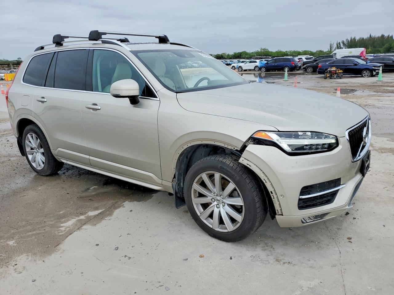 2017 VOLVO XC90