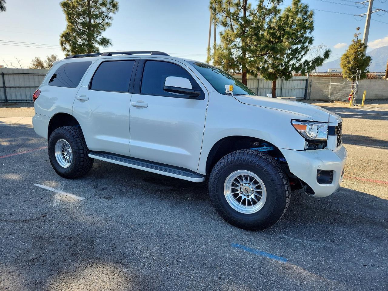 2011 TOYOTA Sequoia