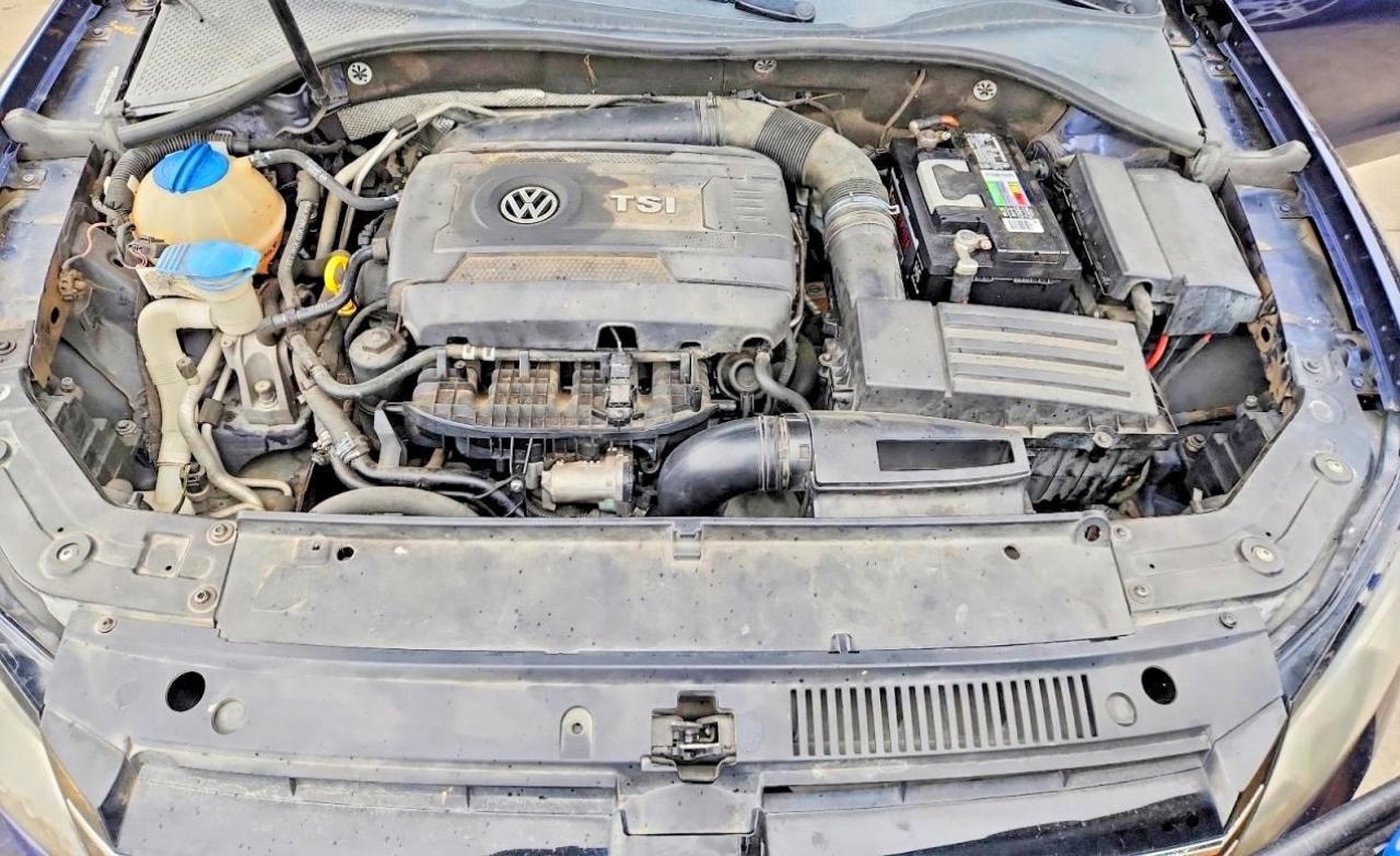 2014 VOLKSWAGEN Passat