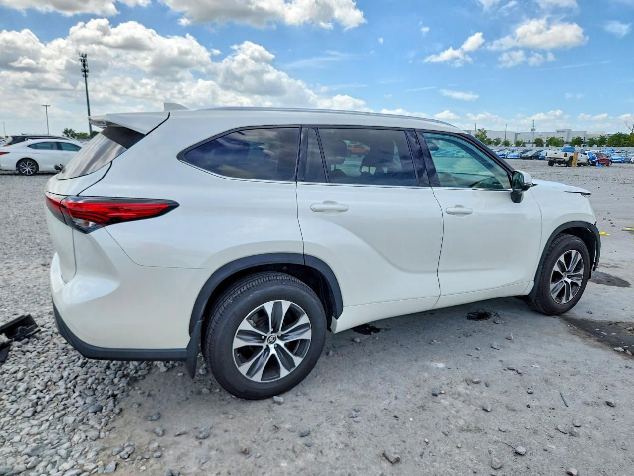 2021 TOYOTA HIGHLANDER