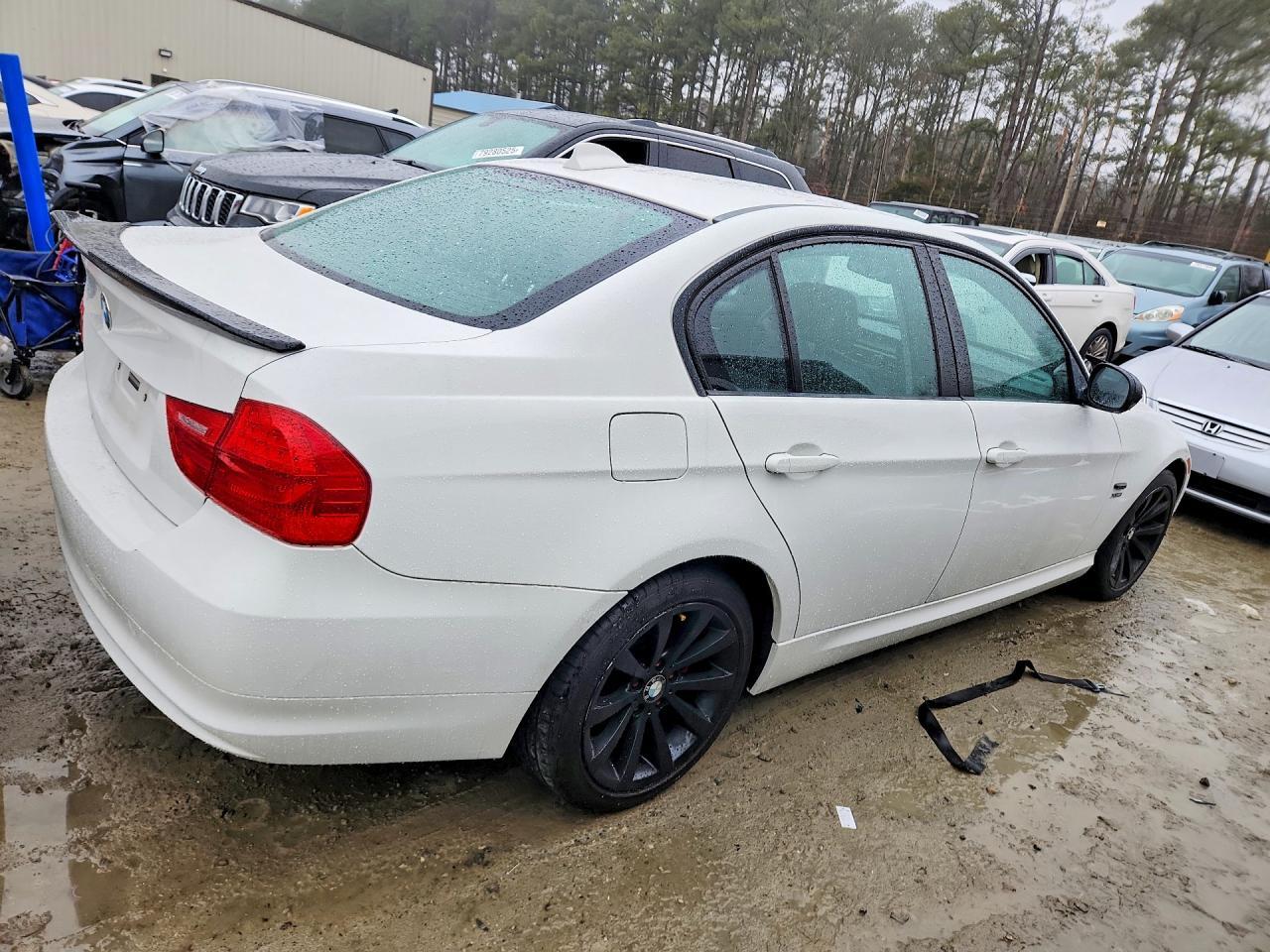 2011 BMW 3 SERIES
