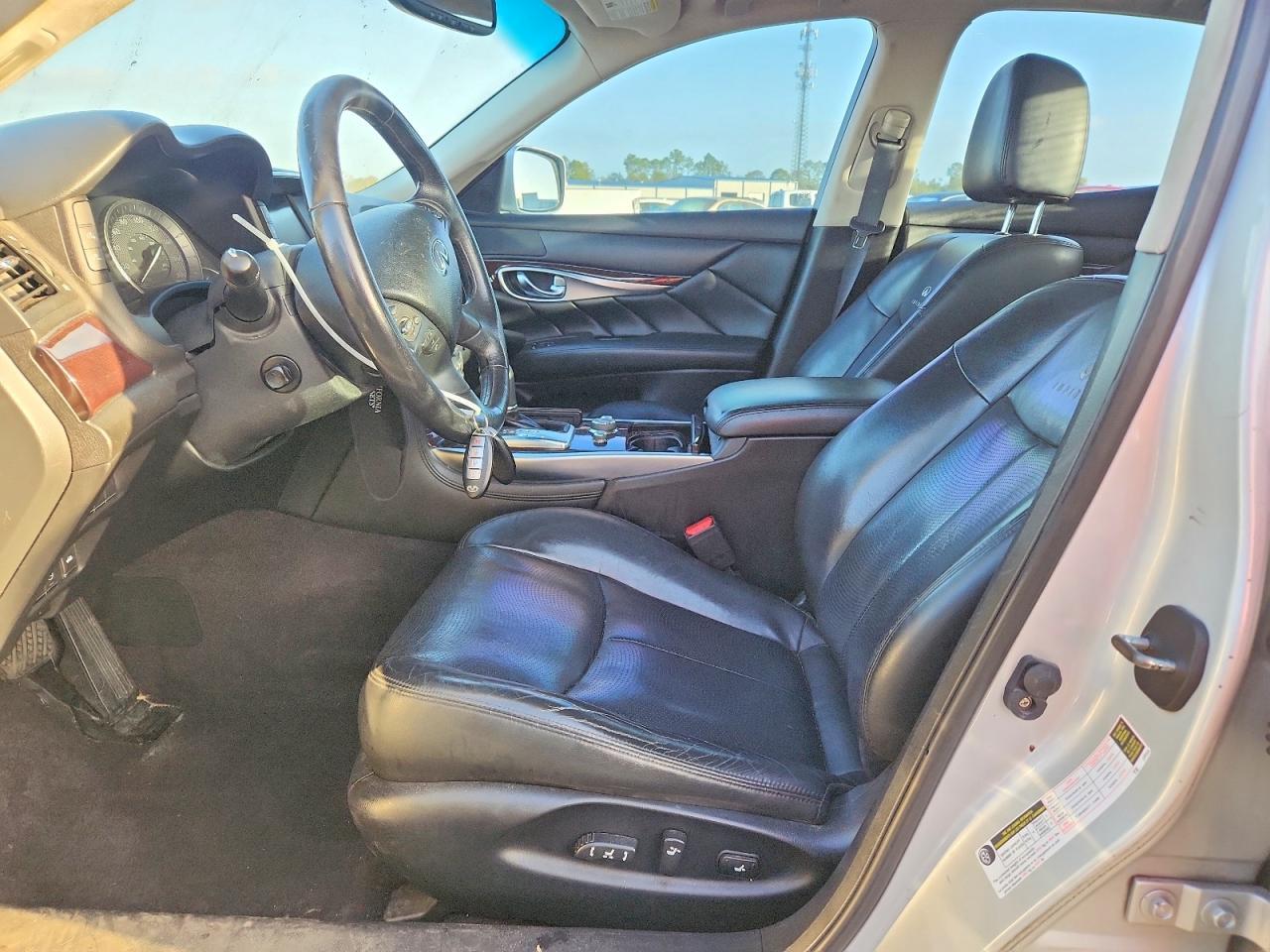 2012 INFINITI M37