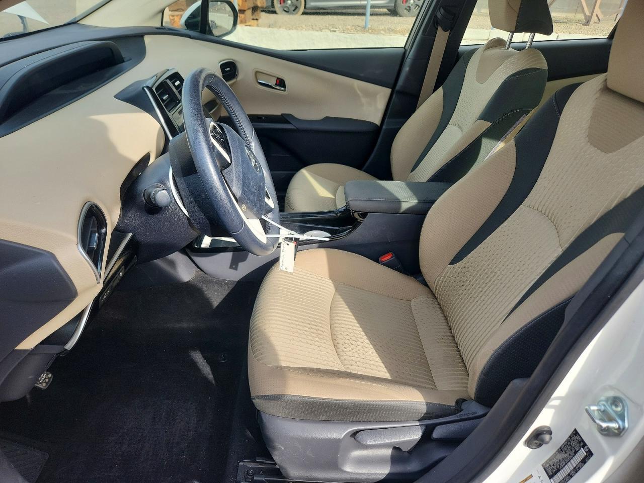 2016 TOYOTA PRIUS